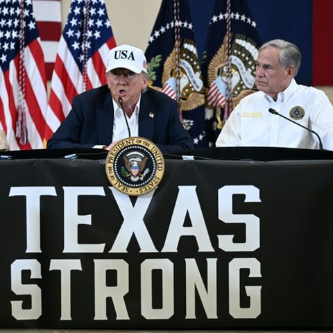 Donald Trump bei seiner Ansprache vor Ersthelfern, Angehörigen von Opfern und Behördenvertretern in Texas