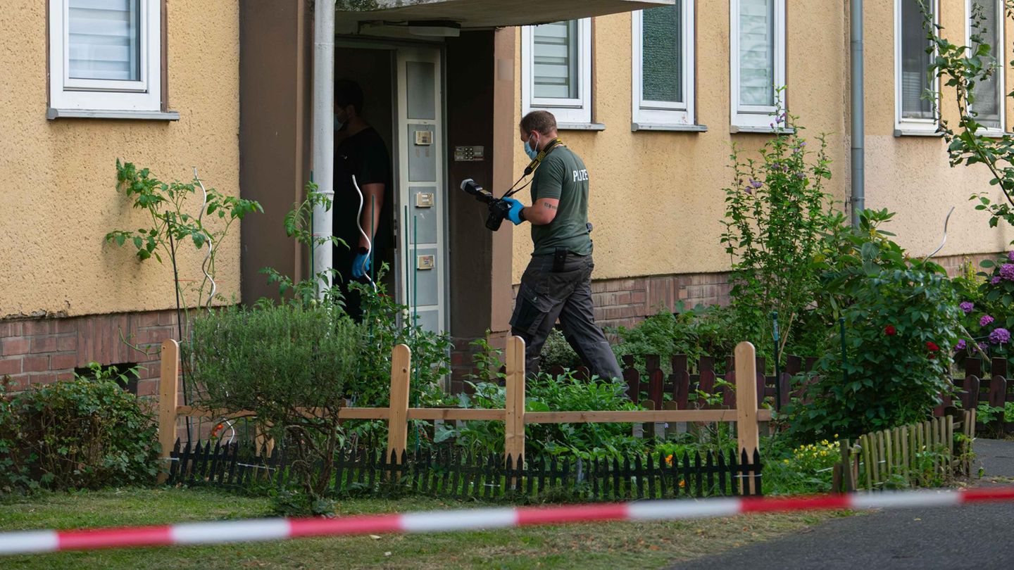 Noch am Samstag war die Polizei mit der Spurtensicherung in Dormagen beschäftigt