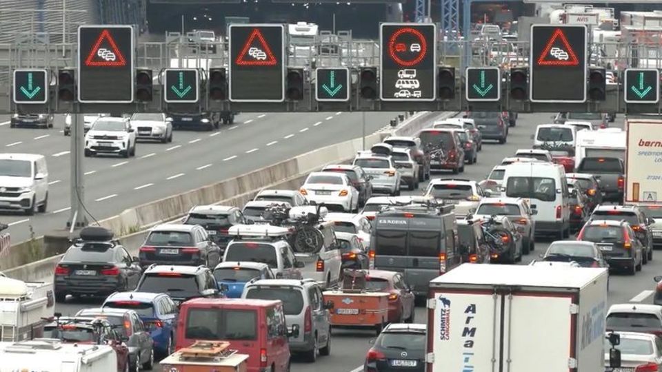 Ferienstart in Deutschland: Stau-Alarm auf der Autobahn: Das rät der ADAC Urlaubern Ferienstart in Deutschland: Stau-Alarm auf der Autobahn: Das rät der ADAC Urlaubern