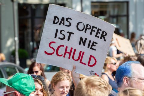 Demonstration für Rechte von Frauen und gegen Vergewaltigungen