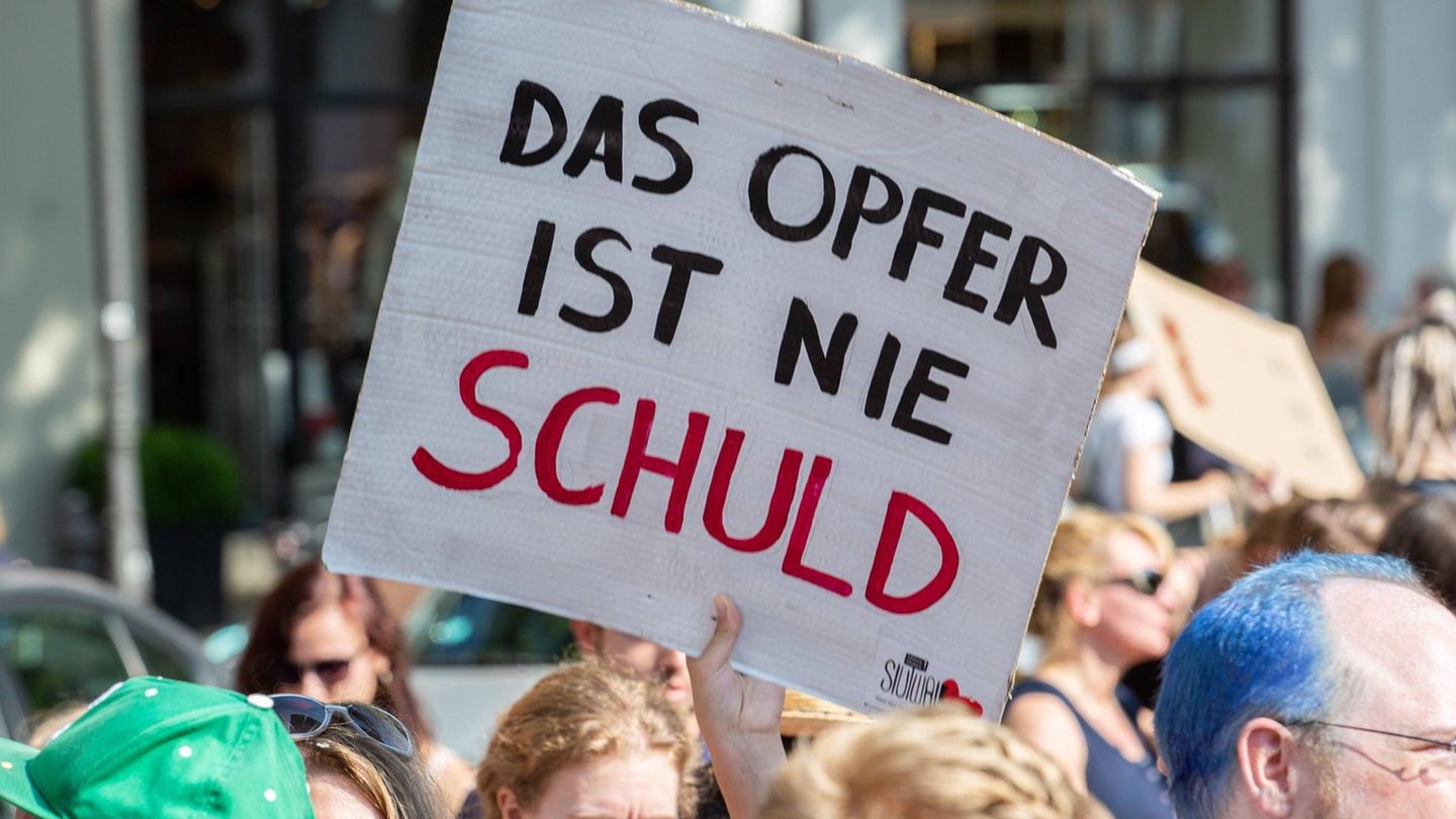 Demonstration für Rechte von Frauen und gegen Vergewaltigungen