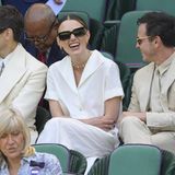 Keira Knightley mit James Righton (l.) und Andrew Scott