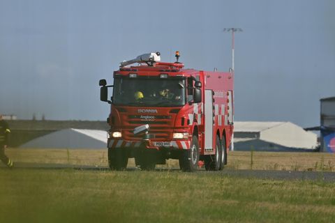 Rettungskräfte am Flughafen London-Southend sind nach einem Flugzeugabsturz im Einsatz