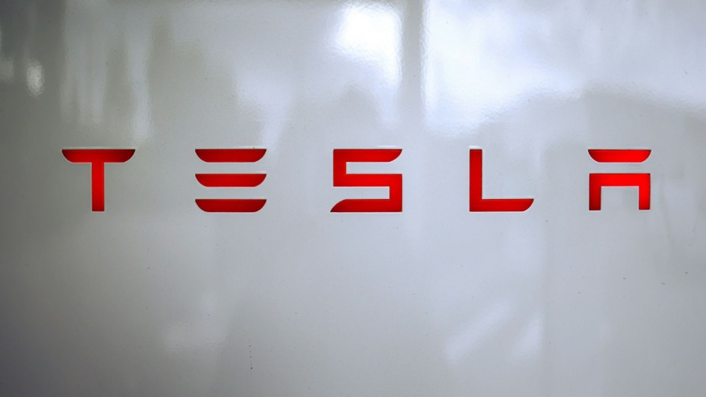 Logo von Tesla
