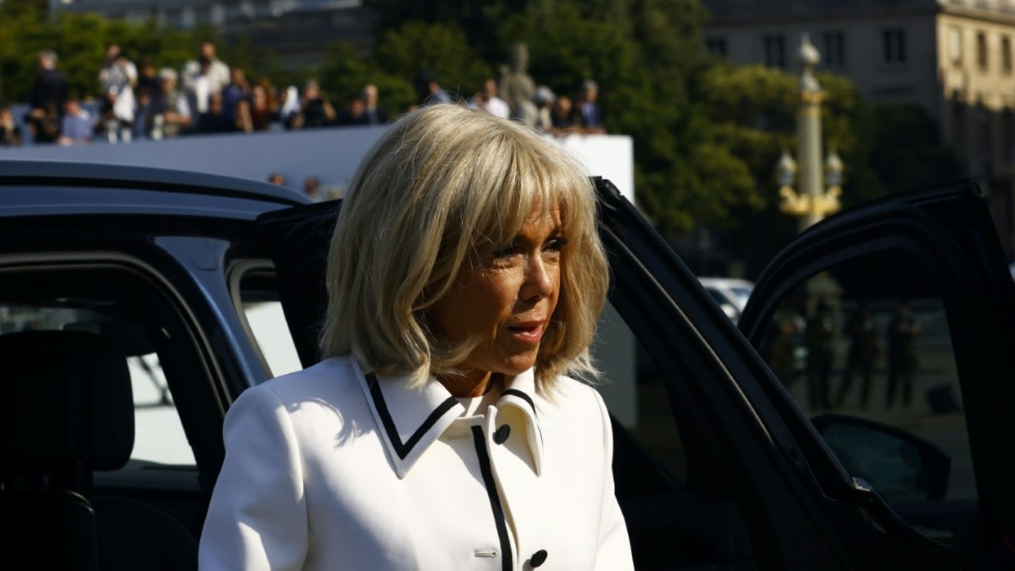 Brigitte Macron am Nationalfeiertag in Paris