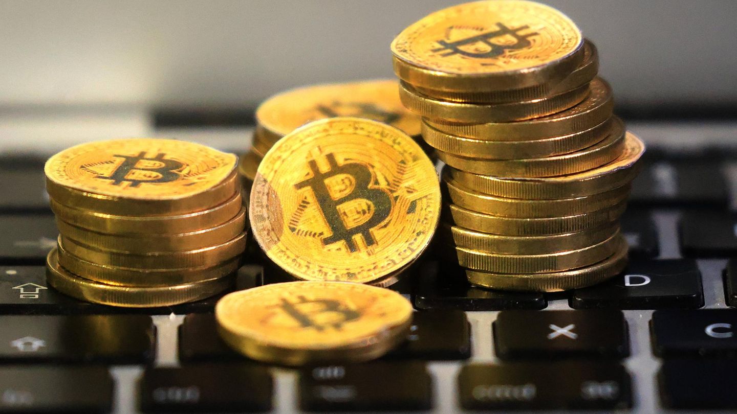 Die älteste Digitalwährung, der Bitcoin, ist hochvolatil. Langfristig ging es bislang aber immer nach oben