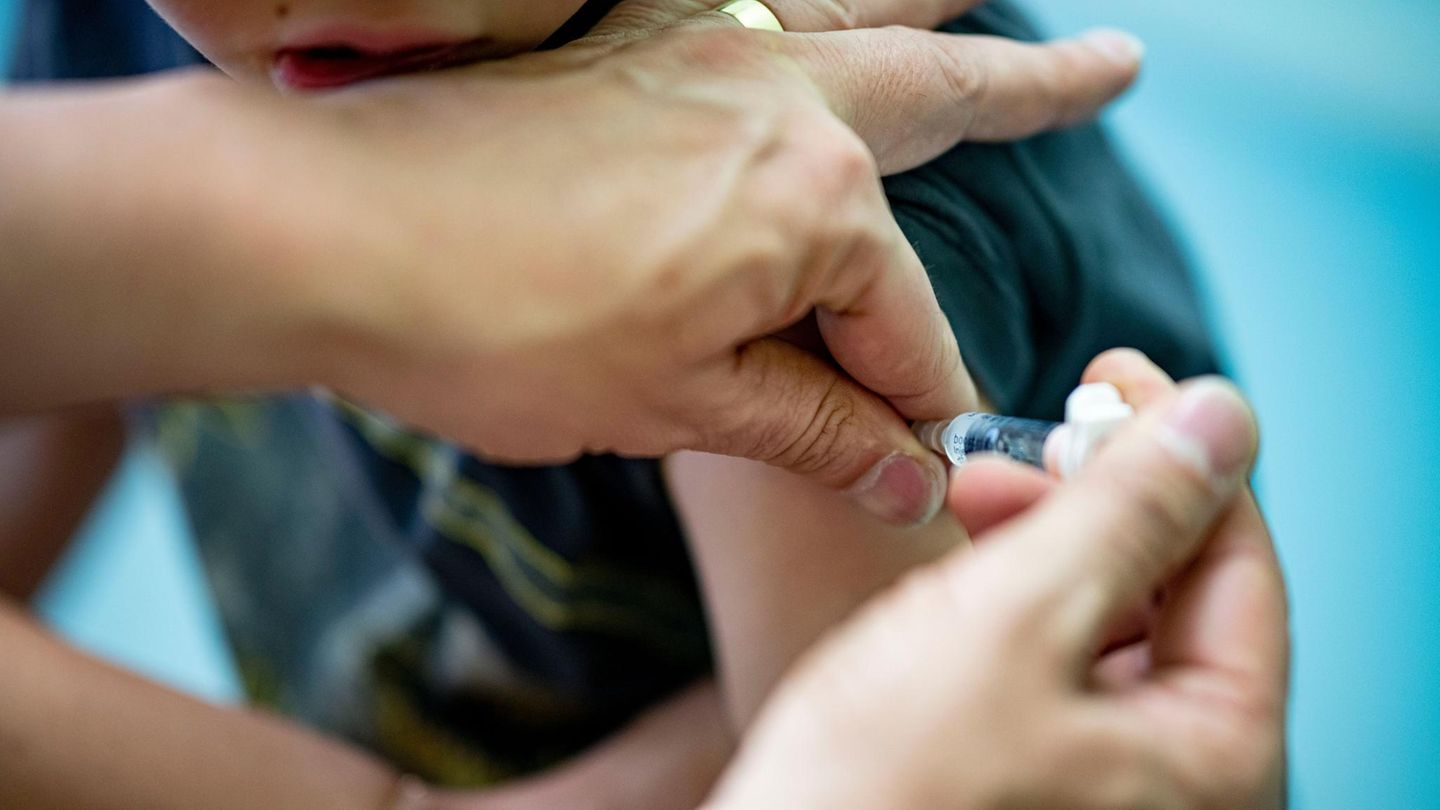 WHO warns: vaccsis endangers millions of children worldwide