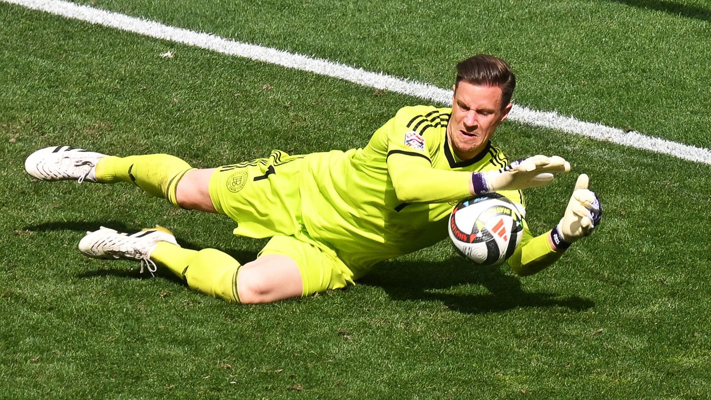 German national goalkeeper: Ter Stegen at Barça’s training start with solo unit