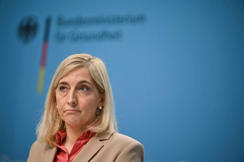 Gesundheitsministerin Nina Warken Maskenprozesse
