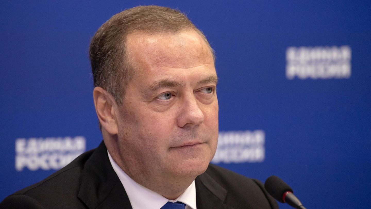 Russia’s senior politician make fun of Trump