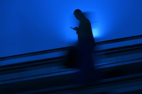 Mann mit Smartphone