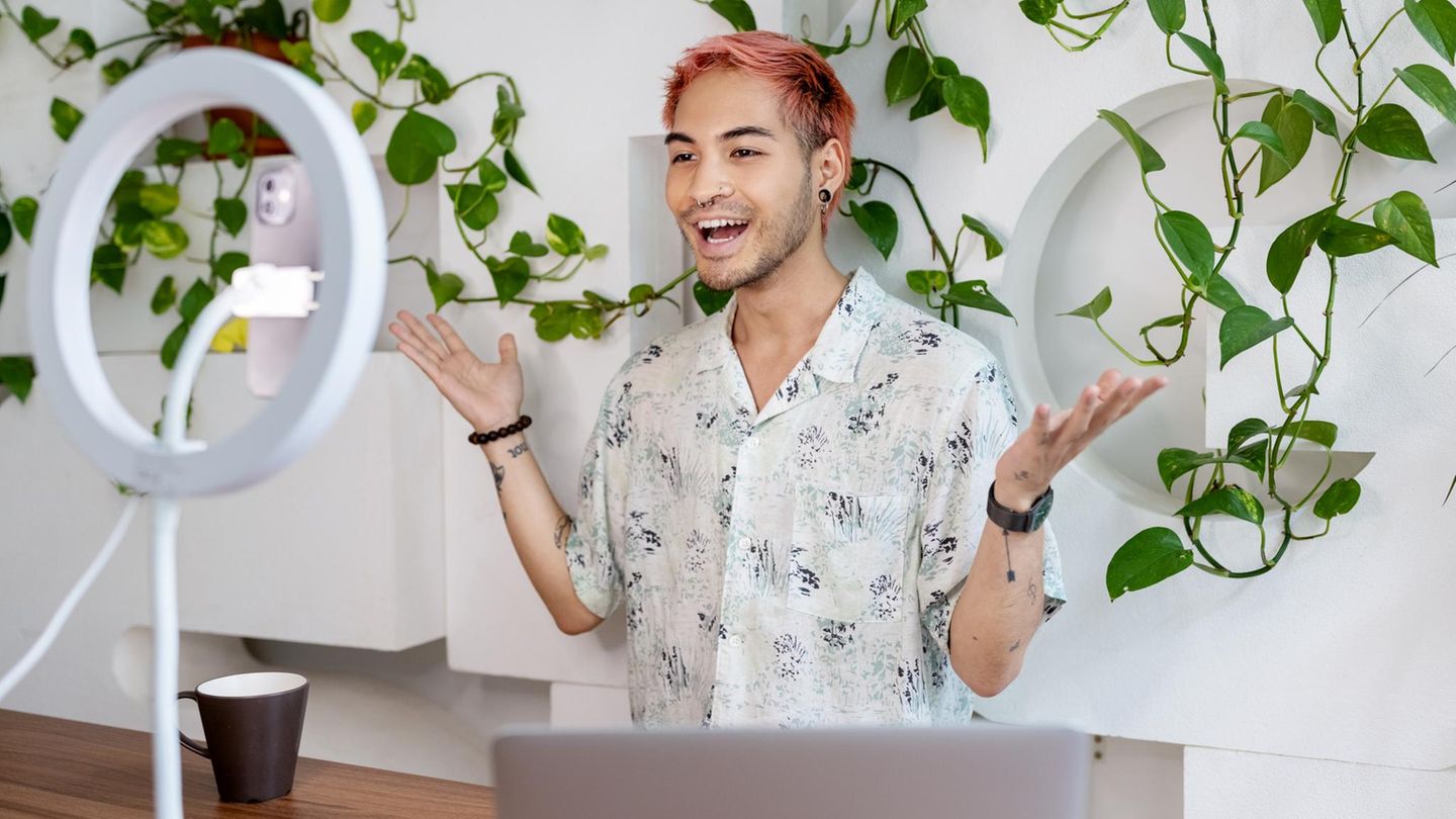 Einkommen auf Social Media: Überraschung! Auch wer als Influencer sein Geld verdient, muss Steuern zahlen Überraschung! Auch wer als Influencer sein Geld verdient, muss Steuern zahlen