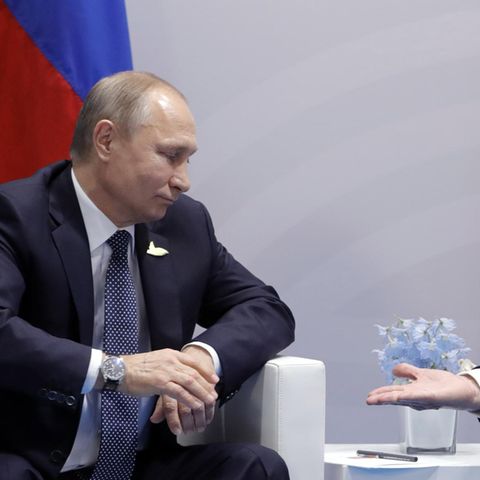 US-Präsident Trump (r.) hatte sich zuletzt frustriert über Putins Weigerung gezeigt, einem Waffenstillstand zuzustimmen