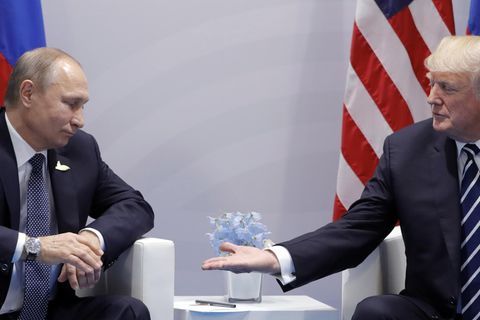 US-Präsident Trump (r.) hatte sich zuletzt frustriert über Putins Weigerung gezeigt, einem Waffenstillstand zuzustimmen
