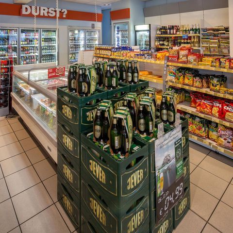 Alkohol an einer Tankstelle