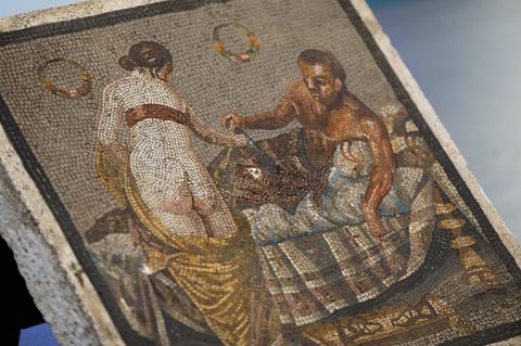 Ein Liebespaar, verewigt in Mosaik. Nun ist das Kunstwerk zurück in Pompeji
