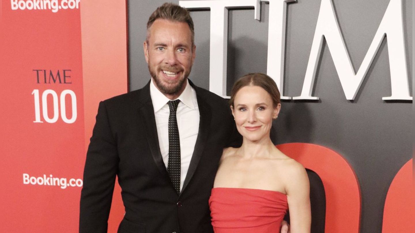 Kristen Bell nominated for an Emmy: Dax Shepard congratulates with a freely photo