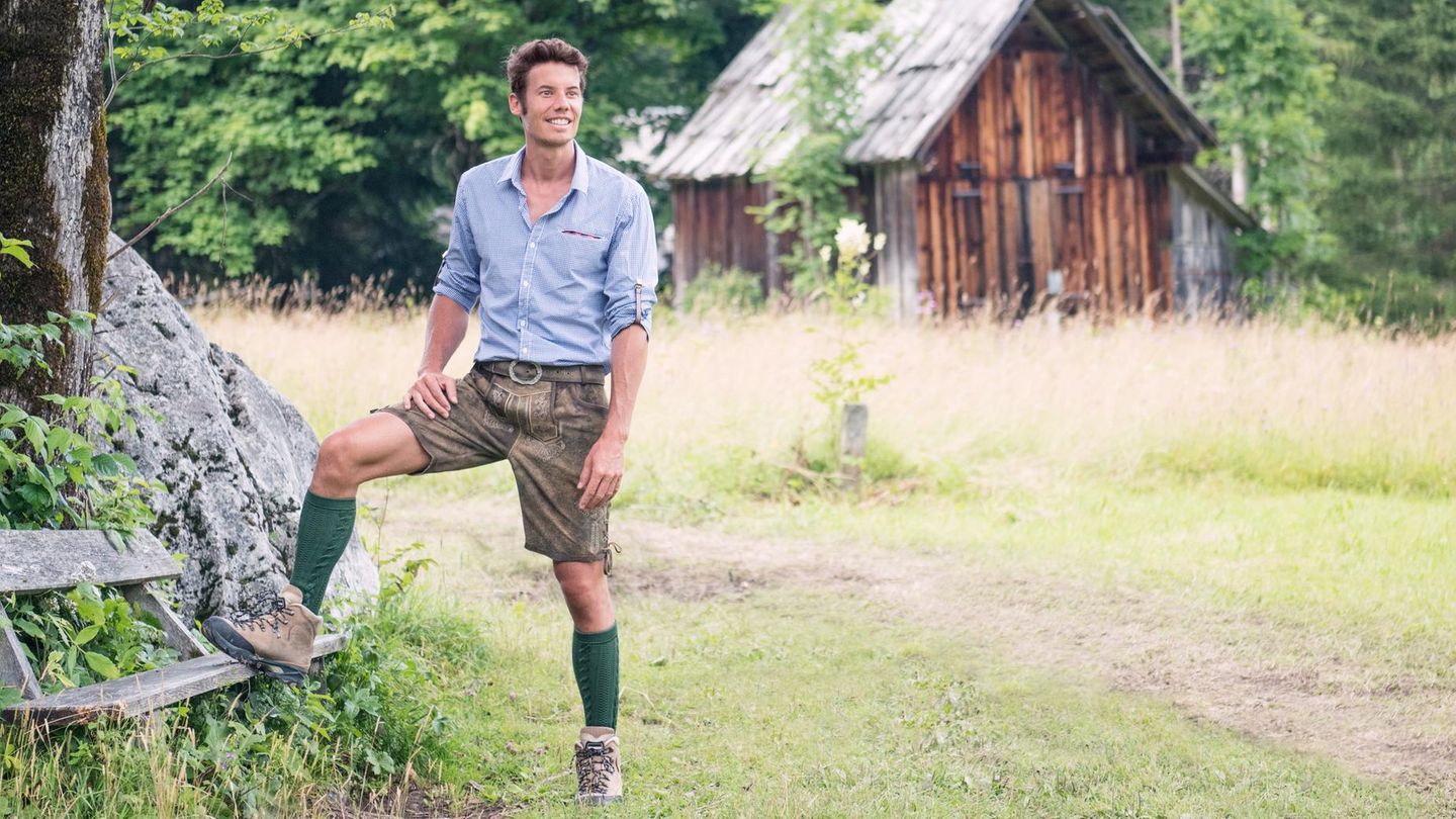 Traditional shirts 2025: stylish and traditional, also in everyday life