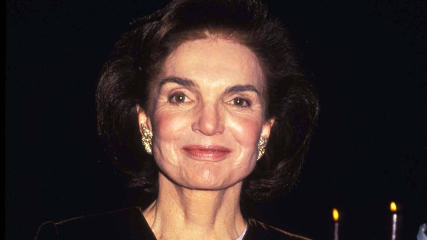 Jacqueline "Jackie" Kennedy Onassis