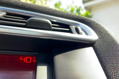 40 Grad Anzeige im Auto