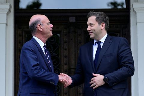 Lombard (links) und Klingbeil in Genshagen