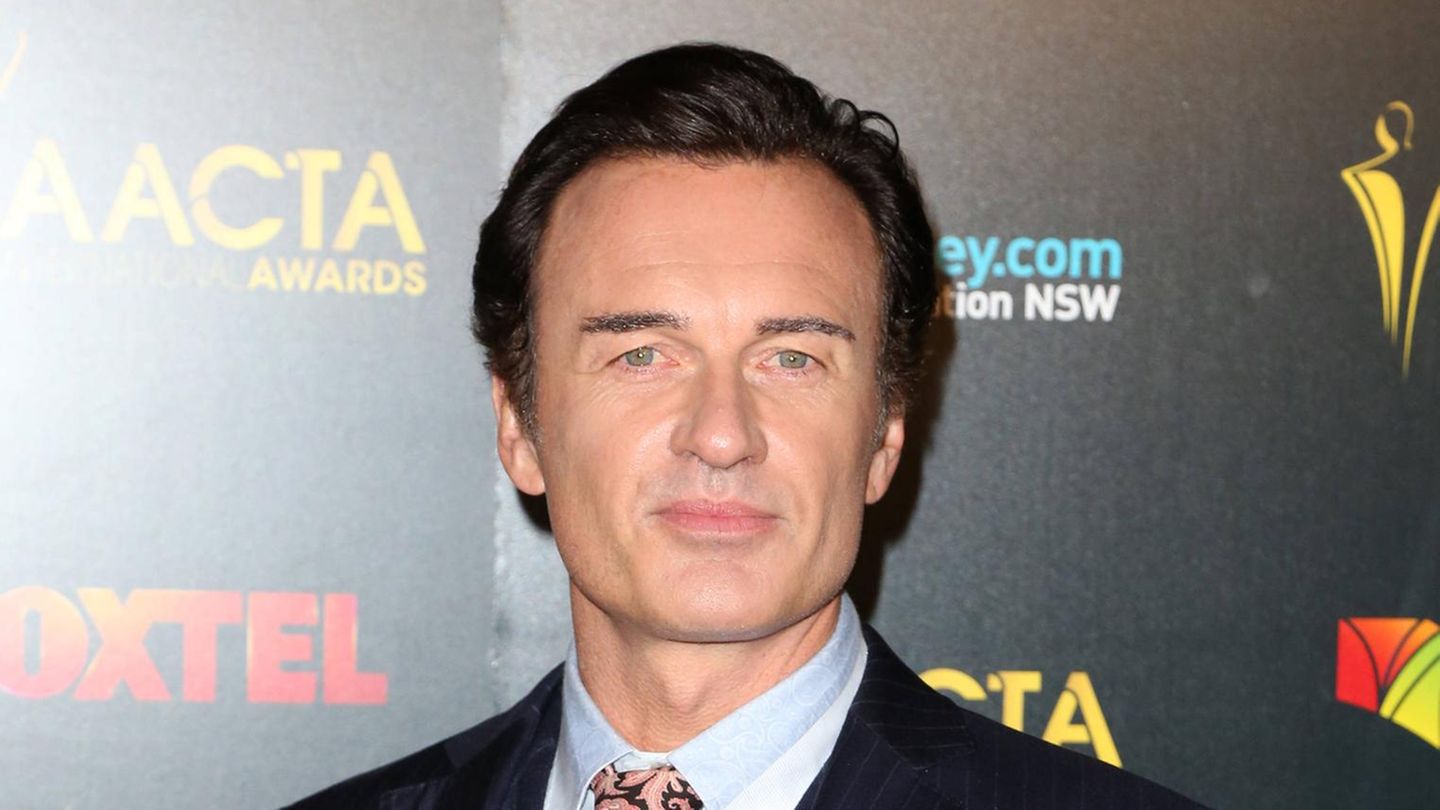 Julian McMahon Julian McMahon