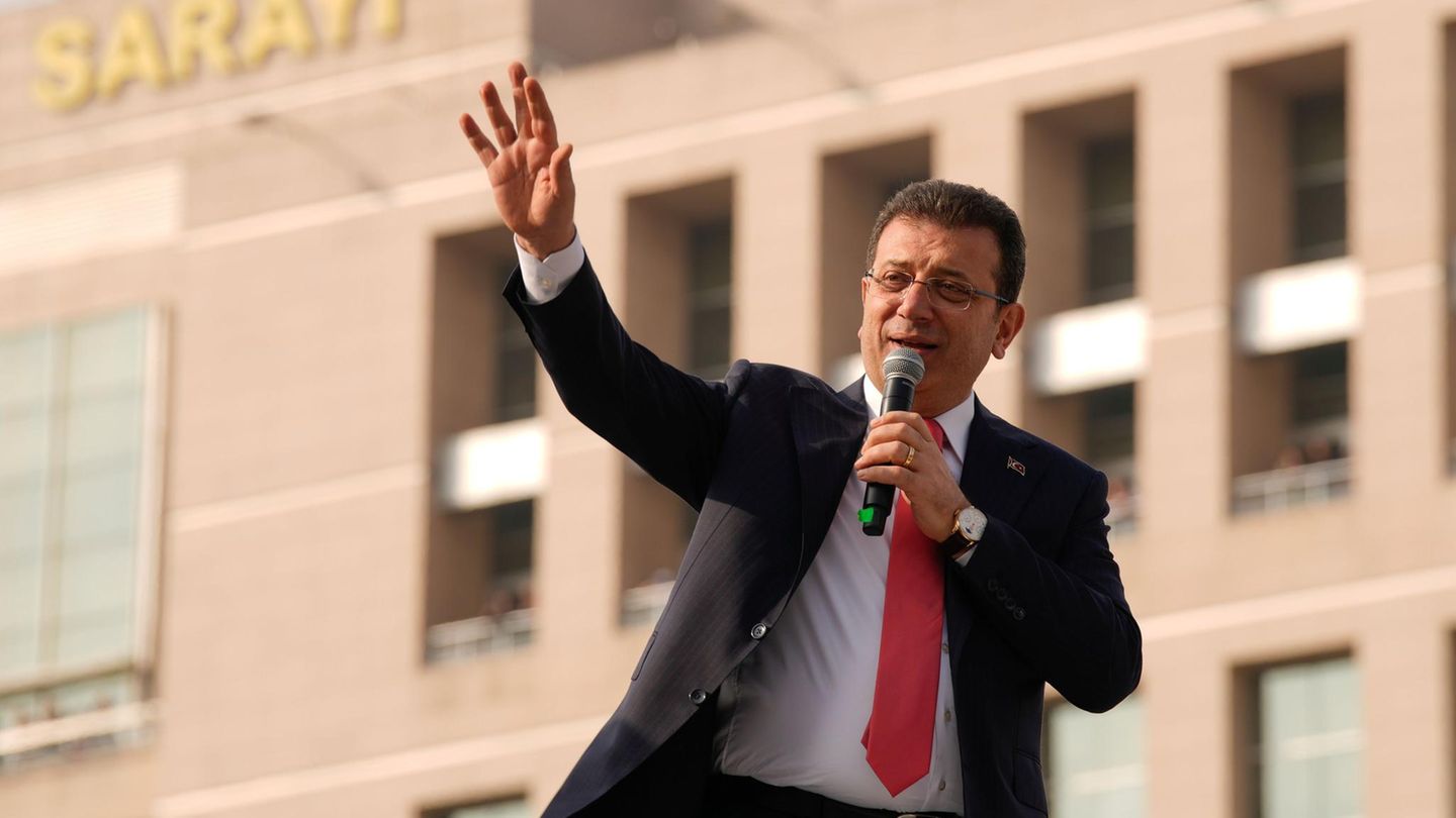 Ekrem Imamoglu sentenced to prison for insult