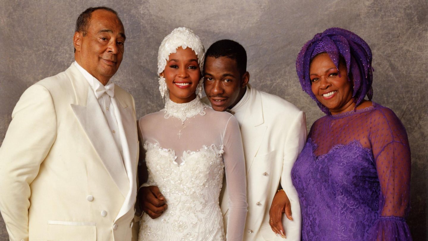 Hochzeit von Whitney Houston und Bobby Brown, gemeinsam mit John Russell Houston Jr. und Cissy Houston