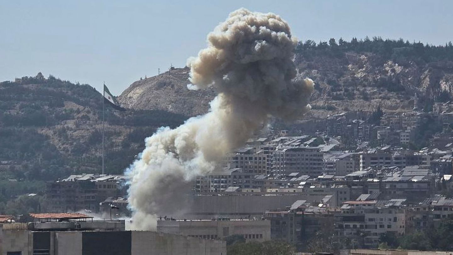 Middle East: Israel attacks Syria’s military leadership in Damascus