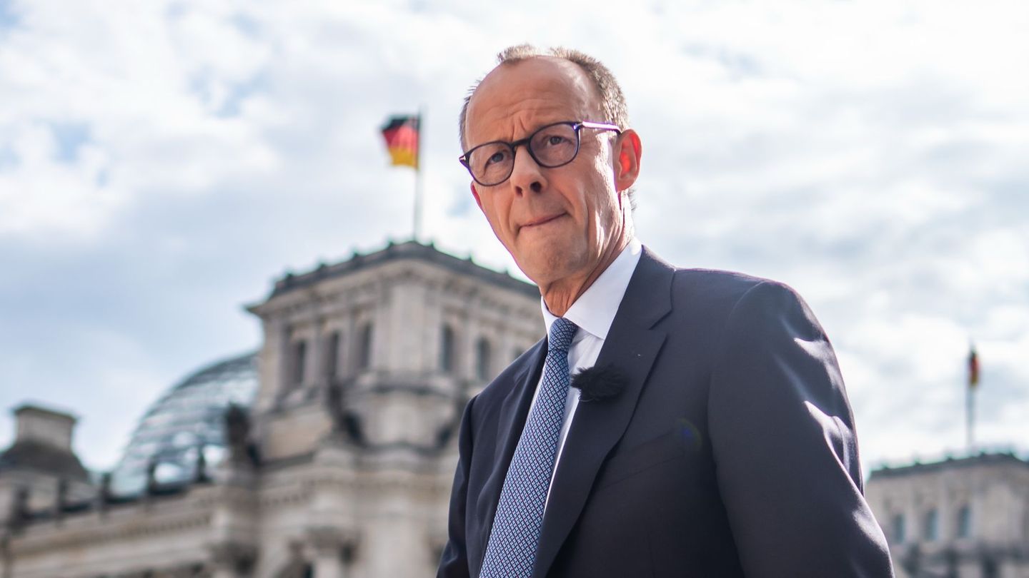Political mood: survey: moderate start record for Merz