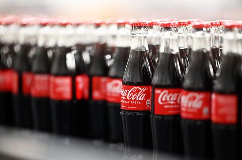 Coca-Cola verwendet je nach Land andere Zuckerarten, in Deutschland stammt er aus Zuckerrüben