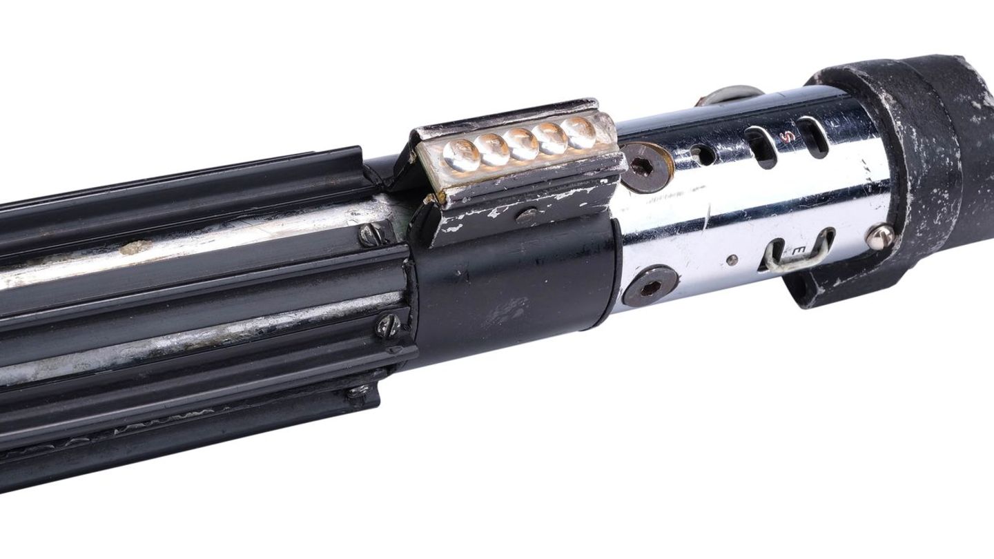 Famous prop: “Star Wars”: Darth Vader’s lightsaber is auctioned