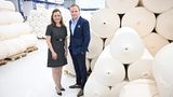 Bonita Grupp und Wolfgang Grupp Junior im Bekleidungsunternehmen Trigema
