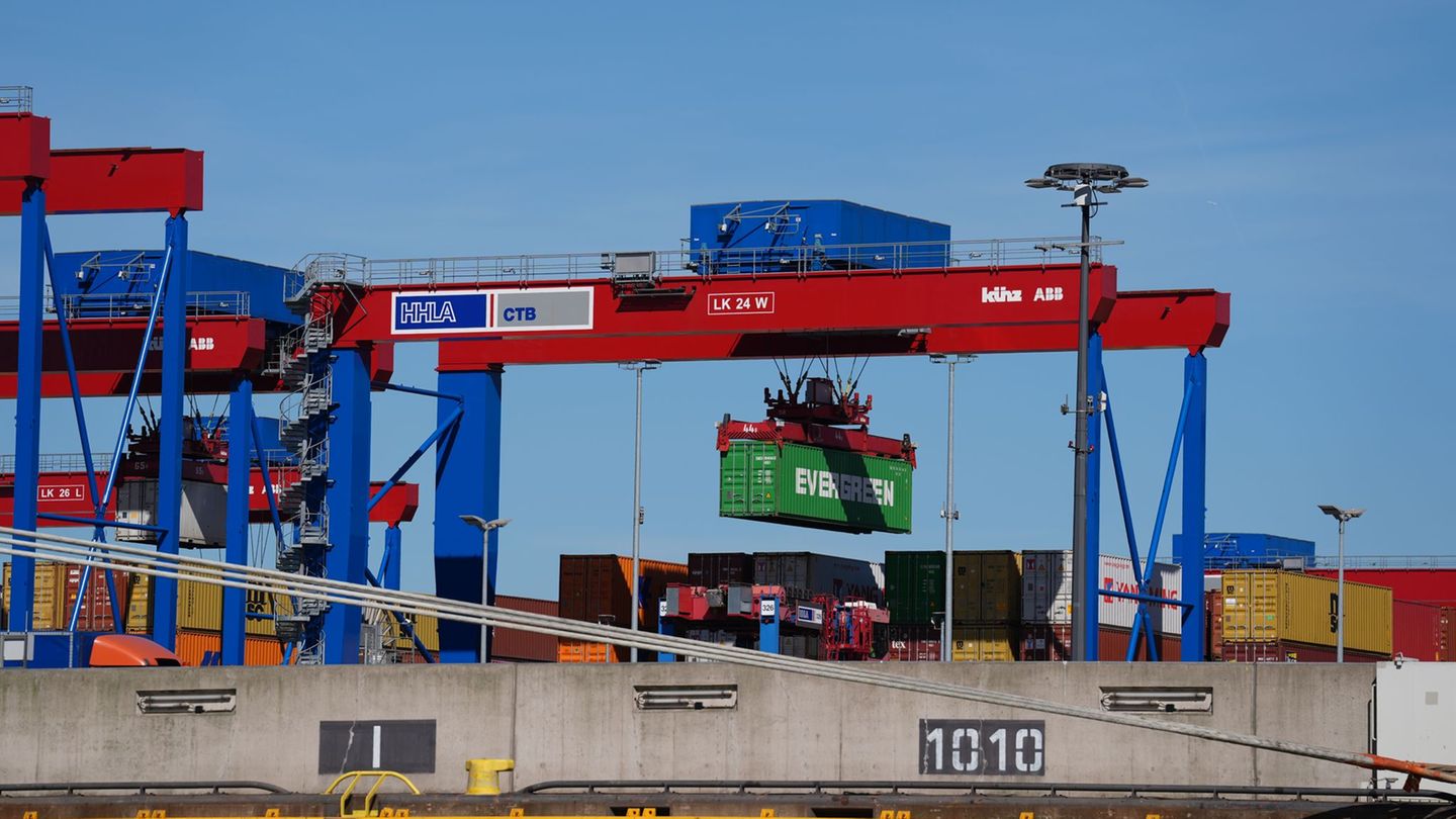 Customs conflict: what Trump’s tariffs cost – and who pays them