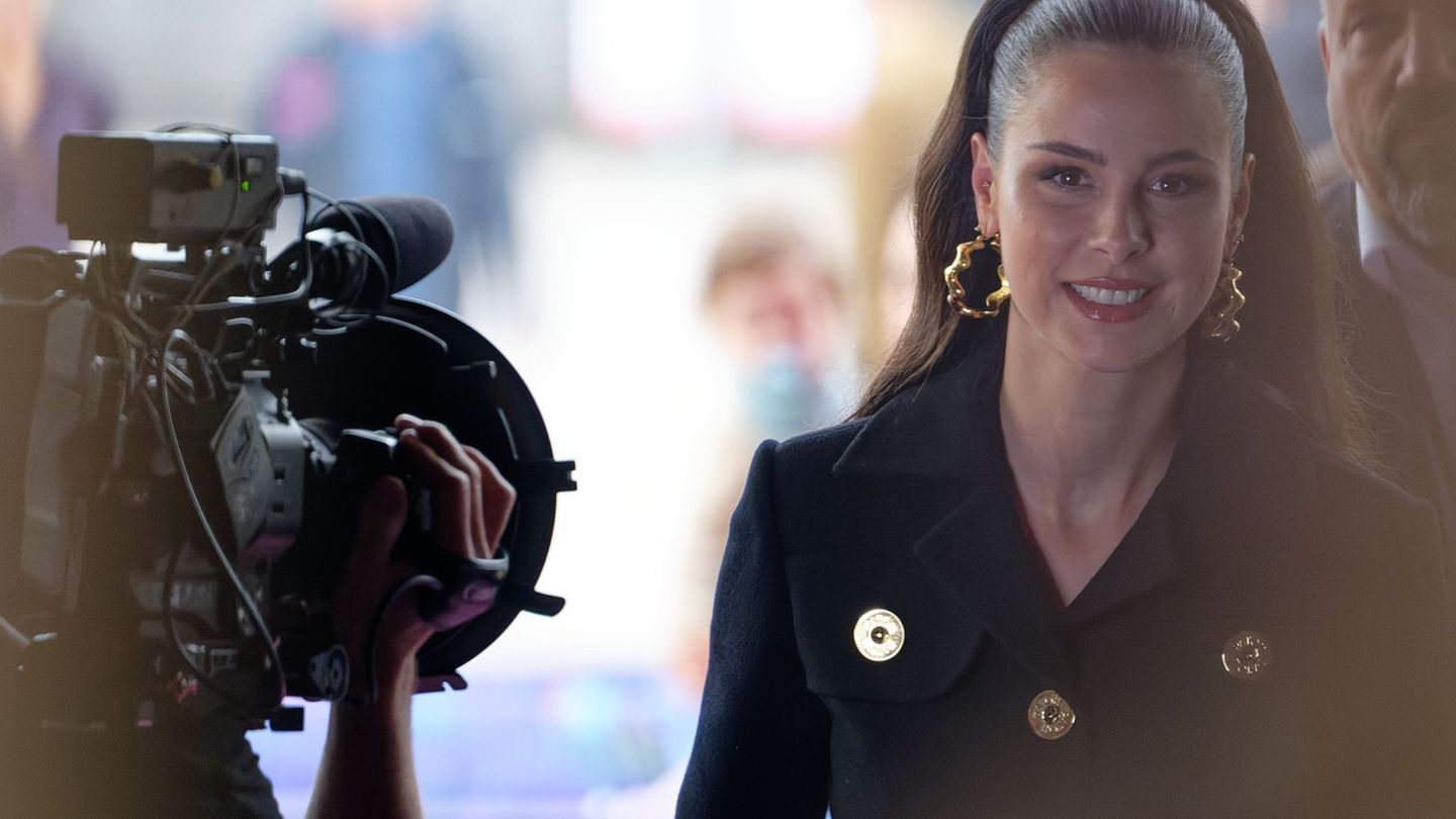 Mental health: retreat from fame: when music stars avoid the public