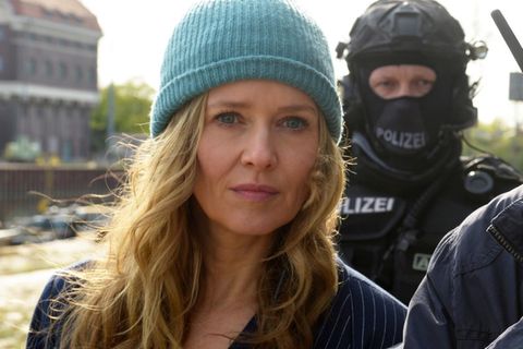 Stefanie Stappenbeck am Set von "Ein starkes Team"