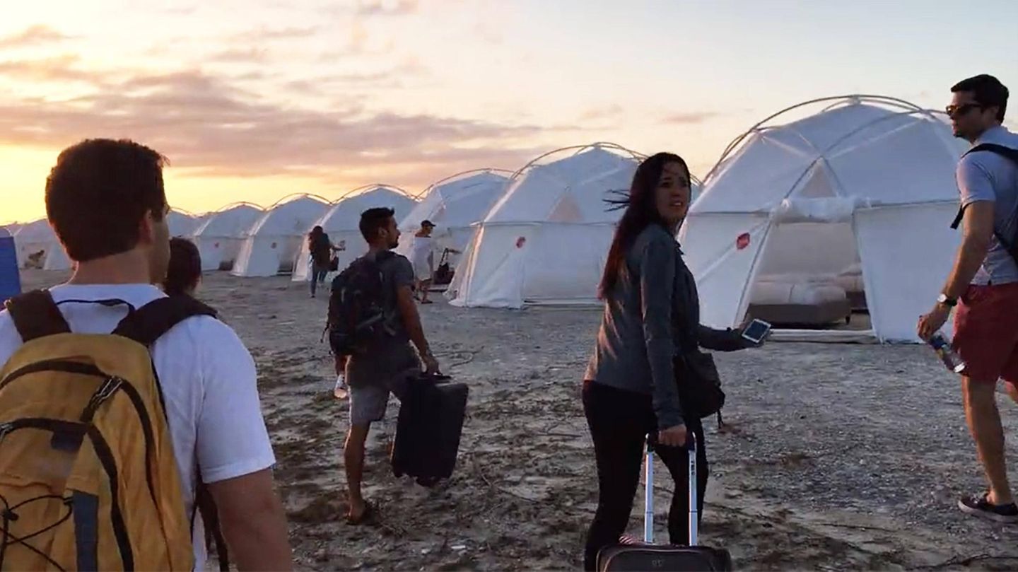 Camping statt Luxus pur beim Fyre Festival 2017 – das Foto entstand vor dem Tropensturm