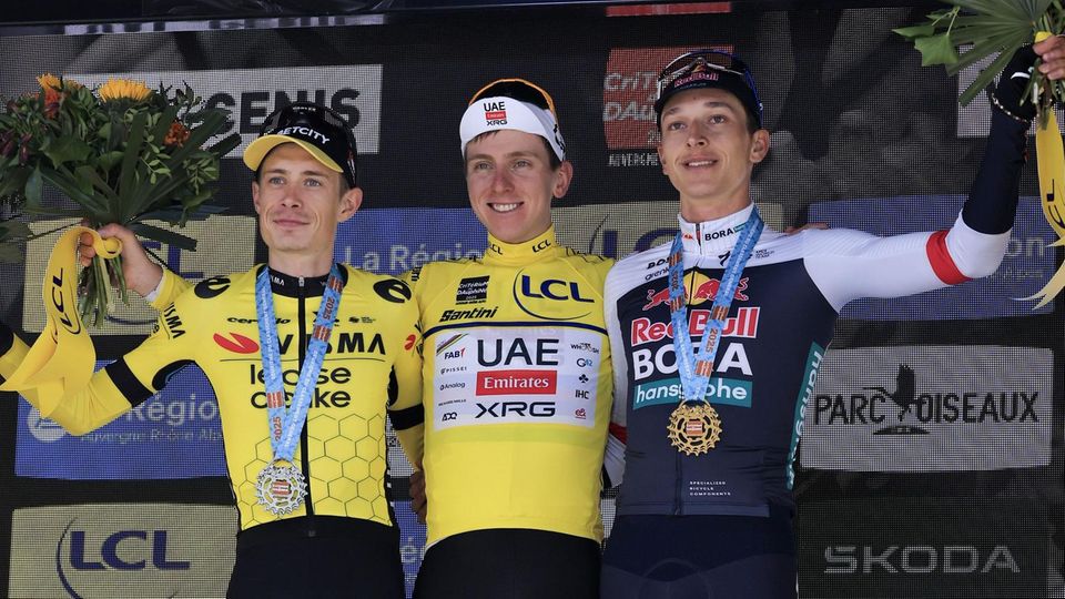 Jonas Vingegaard, Tadej Pogacar and Florian Lipowitz (right)