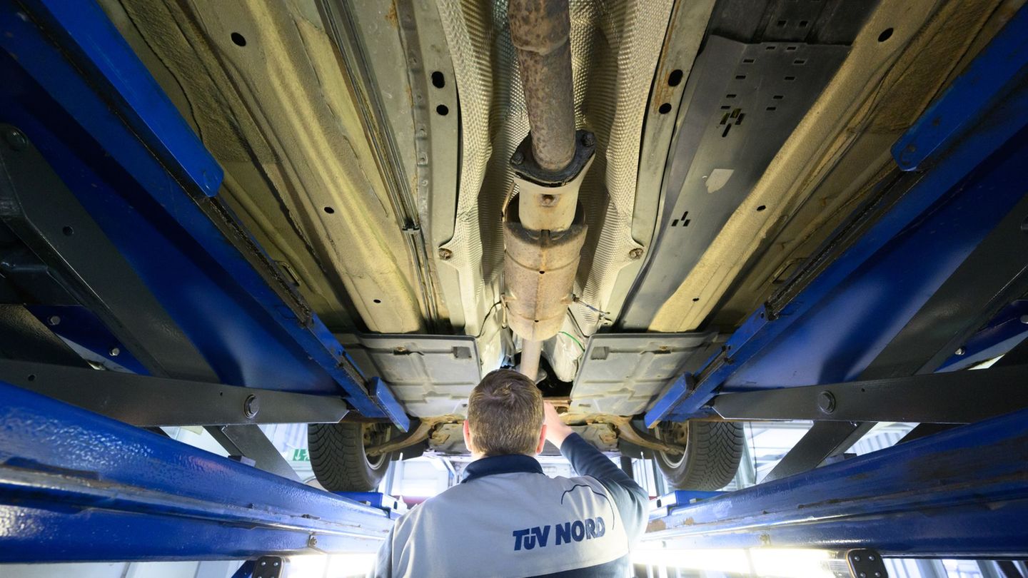 Main inspection: Warning strikes at the TÜV could hit car owners