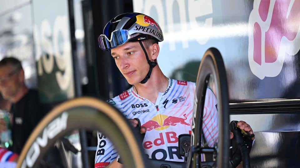 Florian Lipowitz, cycling professional in the Red Bull Bora Hansgrohe team