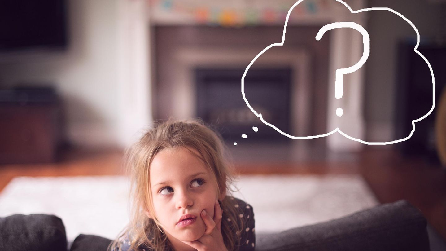 Kinder: Ein Mädchen wundert sich