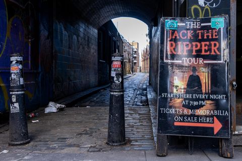 Wegweiser zu einer Jack the Ripper Tour