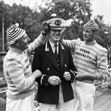 schwarz-weiß Bild der Schwanenzähler in Streifen