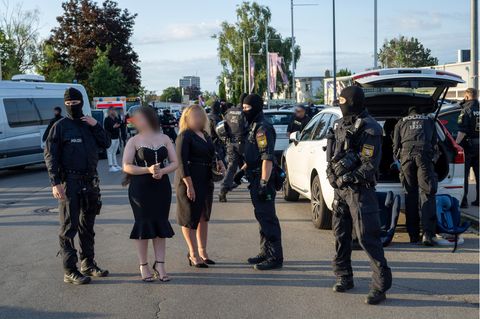 Die Polizei rückte mit einem Großaufgebot zu der Versammlung einer Großfamilie in Königsbrunn an