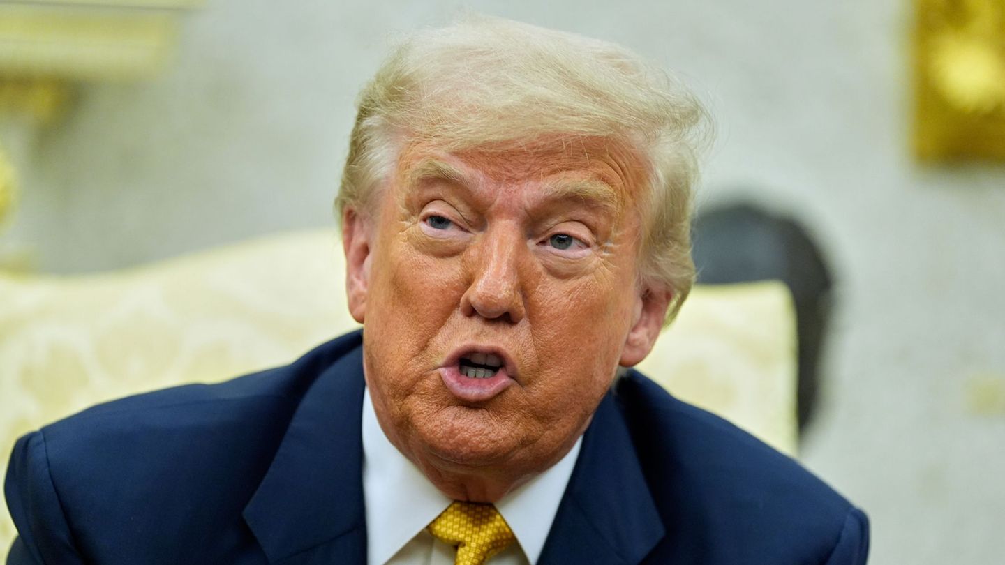 Donald Trump sued “Wall Street Journal” for Epstein report