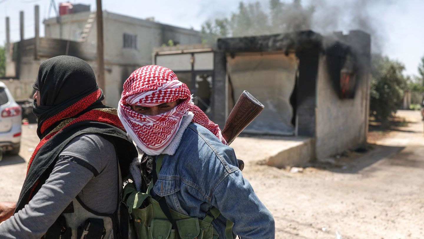 Syria: activists: almost 1,000 deaths in violence in Syria