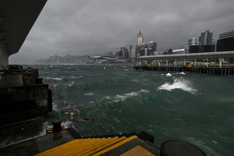 Hohe Wellen vor Hongkong