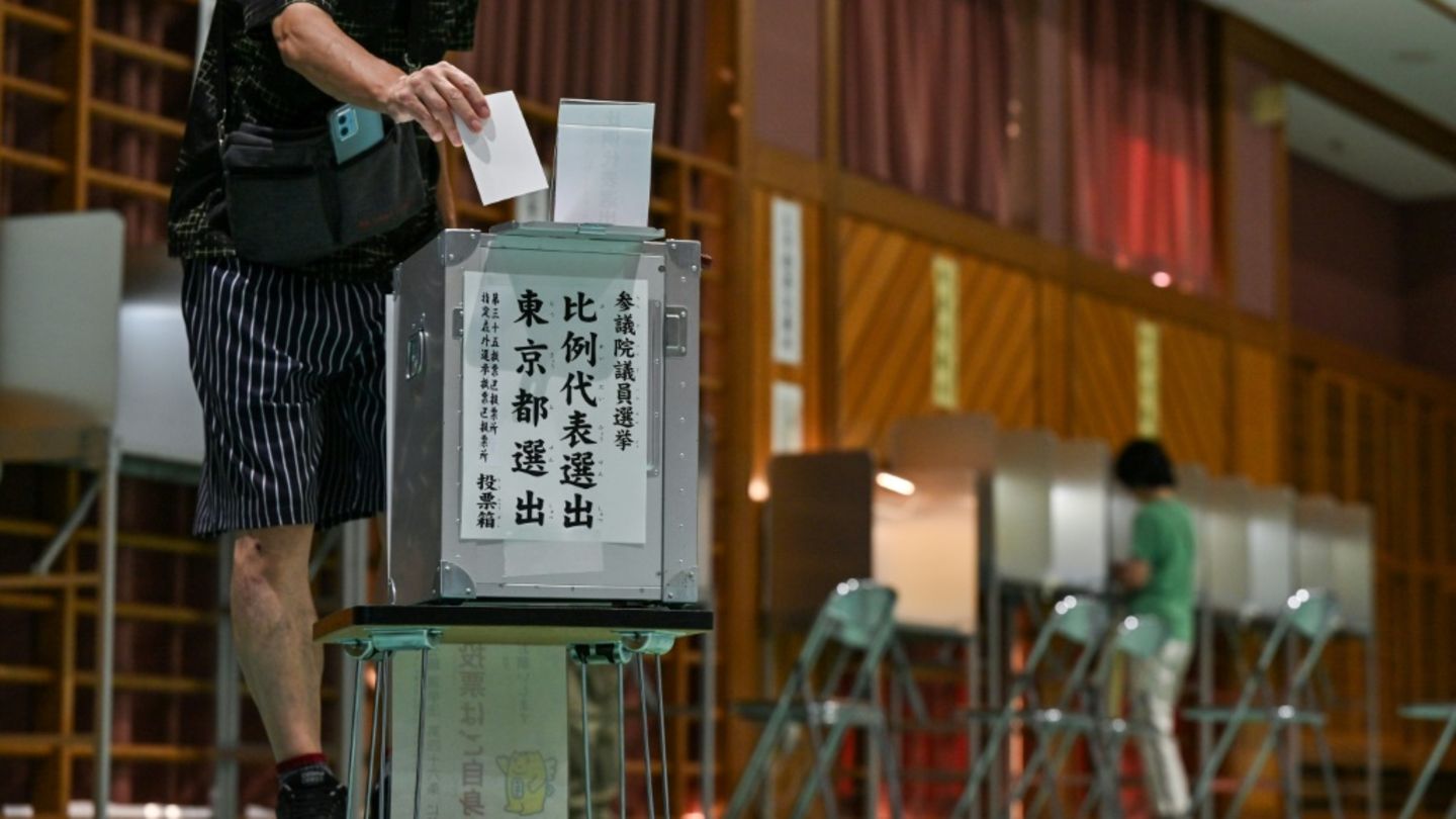 Wahlbüro in Tokio