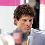 "Ich habe nie jemanden betrogen"  2006 wird Radprofi Jan Ullrich kurz vor dem Start der Tour de France von seinem Team T-Mobile suspendiert und von der Teilnehmerliste gestrichen. Grund ist seine mutmaßliche Verwicklung in den spanischen Dopingskandal um den Arzt Eufemiano Fuentes. Ullrich bestreitet jahrelang, gedopt zu haben, räumt die Vorwürfe erst im November 2023 ein