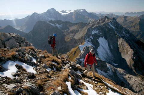 In den österreichischen Alpen kommt es immer wieder zu tödlichen Wanderunglücken (Symbolbild)